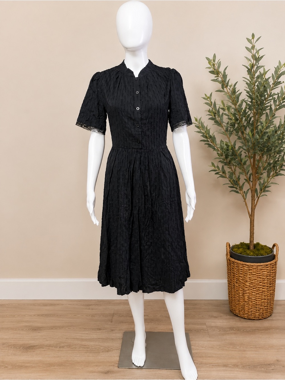 RIHOAS Black Textured Short-Sleeve Midi Dress
